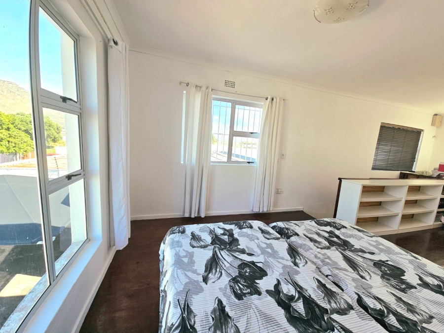4 Bedroom Property for Sale in Marina Da Gama Western Cape